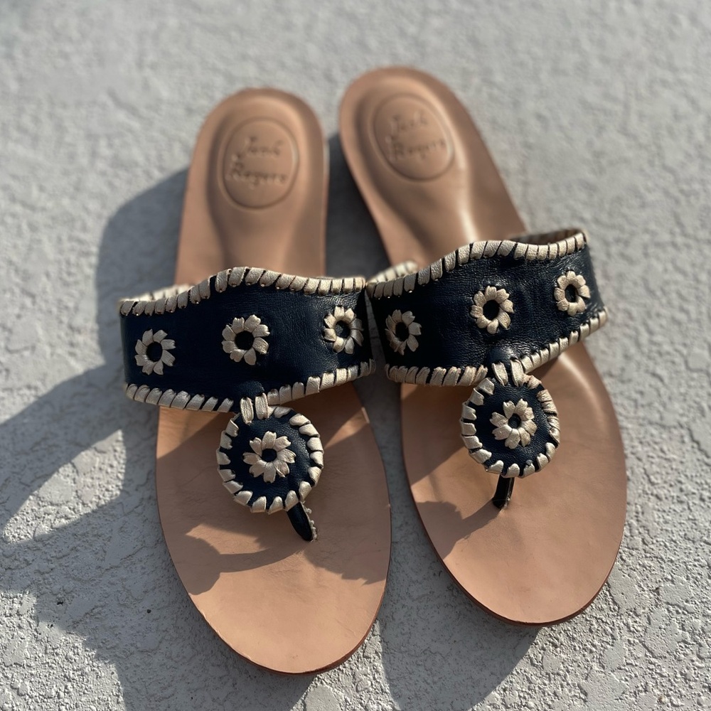 Beautiful NAVY & champagne/gold JACK ROGERS sandals, excellent condition, Sz 9